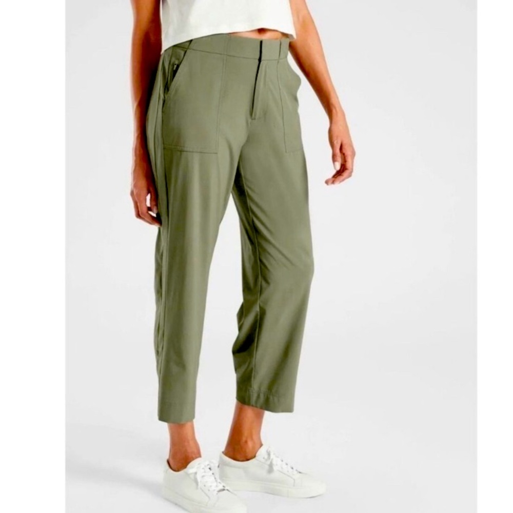 Athleta cropped pants Size 4